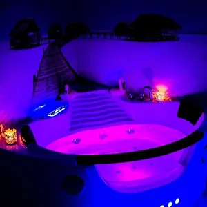 Hot Jacuzzi In Cracow , Kraków Polska